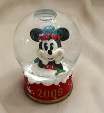 Disney Minnie Mouse Snow Globe 2009 Disney Franchise Collectible Decoration picture