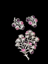 Vintage Sarah Coventry Wisteria Flowers Branch Brooch & Clip Earrings 1962 picture