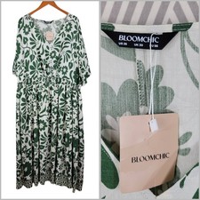 NEW Bloomchic Plus 26 26W V-Neck Shirt Dress Green Pullover Floral Event Pockets picture