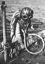 Deep Sea Diver PHOTO Old Diving Suit Scuba Gear Sponge Florida 1944 picture
