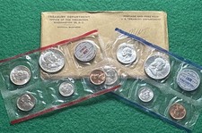 1960 US Mint Uncirculated Coin Set - P & D Mint - OGP - Nice Looking Set picture
