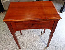 Vintage Original Singer Sewing Machine No. 40 Cabinet Serial No. T17337 Nice picture