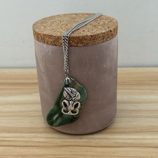 Hand Carved New Zealand Nephrite Jade Greenstone Pendant Vintage Necklace Chain picture
