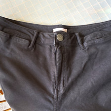 Maurices Women’s Black Solid Flat Front Pants w/ Pockets Button Closure picture