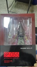 The Pyramid Head from *Silent Hill 2* Red Monster FIGMA SP-055 Nightmare Monster picture