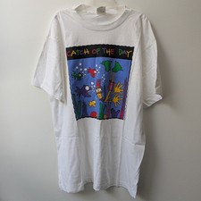 Vtg 94 Catch of the Day T-Shirt White Sasha Milby Graphic Mens XL *READ picture