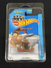 2014 HOT WHEELS CAR THE FLINTMOBILE 83/250 THE FLINTSTONES HW CITY W/ PROTECTOR picture