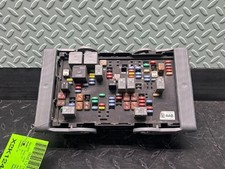 2010-2014 Chevy Tahoe Engine Fuse Box Assembly OEM picture