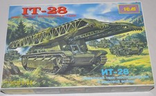 1/35 ICM IT-28 WWII Soviet Bridgelayer Tank #35081 - Opened but complete picture