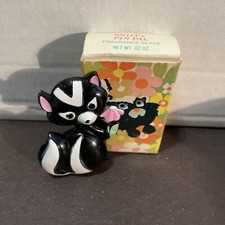 New in Box Vintage 1972 Avon Sniffy Pin Pal Fragrance Glace Glacé .02 oz picture