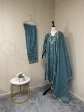Elegant 3pcs Embroidered Nishat Party dress picture