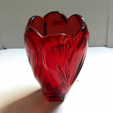 Marquis by Waterford Sweet Memories Red Lead Crystal Heart Vase 6