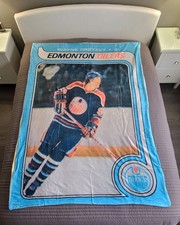 1979 Wayne Gretzky Edmonton Oilers Rookie Card Throw Blanket - New With Tags picture