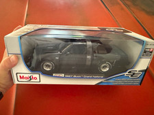 Maisto Special Edition 1:18 1987 Buick Grand National Black Diecast, Doors picture