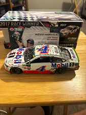 Lionel Racing 1:24 Kevin Harvick #4 Mobil 1 2017 Ford Fusion Race Winner picture