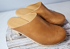 NISOLO All-Day Heeled leather Clogs. Color: Almond. Size 6 Women's picture