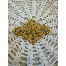 Vintage Signed JJ 1988 Gold Tone Twisted Rope Openwork Pretzel Knot Brooch Pin picture