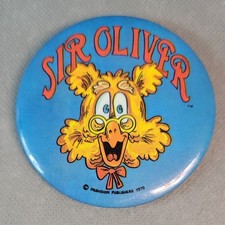 Vintage 1979 SIR OLIVER Chicken Cartoon PROVISION PUBLISHERS Pin PINBACK picture