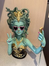 New Ghoulish Gold Glam Halloween Viral Medusa Selfie Bust Figure 12