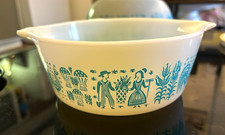 Pyrex Butterprint Amish Milk Glass Casserole Dish 472 Blue/White Vintage picture
