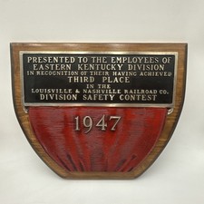 VINTAGE 1947 LOUISVILLE & NASHVILLE RAILROAD SAFETY AWARD PLAQUE picture