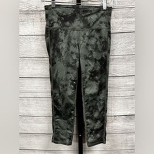 𝅺ATHLETA Chaturanga High Rise Cloud Capri Leggings picture
