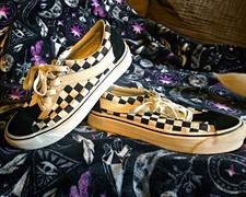 VANS Old Skool Black/White Checker Low Top Suede Lace-Up Sneakers picture