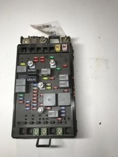 2004-2005  Chevrolet Trailblazer GMC Envoy Fuse Box Engine picture