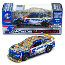 Kyle Larson Phoenix Championship Raced Version 1:64 2025 Diecast Car picture