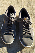 PUMA Men's Gray/White Low Top Lace Up Solid Athletic Sneakers Rubber Sole picture