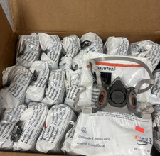 3M Half Facepiece Size Medium 6200 Box of 24 picture