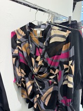 Diane von Furstenberg DVF 100% Silk Abstract Twist Front Blouse Size 8 picture