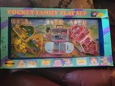 bundle deal Vintage knock off of polly pockets play set picture