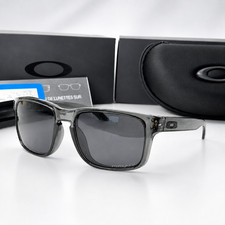 NEW Oakley Holbrook Polarized Sunglasses Grey Smoke Frame Black Lens UV400 picture