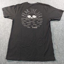 Roark Fear the Sea Graphic T-Shirt Mens Medium Black Skull Surf Organic Soft picture