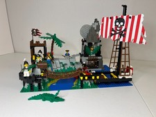 6281 Pirates Perilous Pitfall 100% complete. Excellent condition.No box, manual  picture