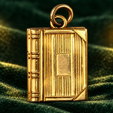 ANTIQUE VINTAGE 10K YELLOW GOLD BOOK LOCKET PENDANT OPENS MINI PHOTO CHARM 1/2