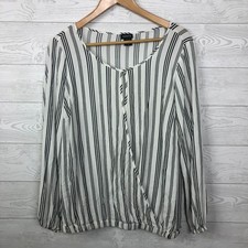 Torrid Women's Size 0/Large Striped Surplice Top Long Sleeve Scoop Neck Shirt picture