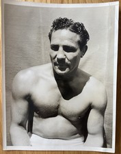 WONDERFUL PORTRAIT MAX BAER TRAINING FOR LOUIS FIGHT ORIGINAL PRESS PHOTO 1935 picture