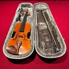Yamaha 4/4 Full Size Violin V5, includes Bow, Case, Rosin & Shoulder Rest  picture
