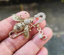 2.3CT Round Cut Lab Created Diamond Women's Bee Brooch 14K Yellow Gold Finish picture