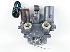 2004 Yamaha 90 HP 2 Stroke Outboard Power Trim Tilt Unit 6H1-43800-17-4D OEM picture