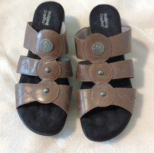 Walking Cradles Women's Strappy Medallion Accent Sandals Size 10B Brown -lp picture