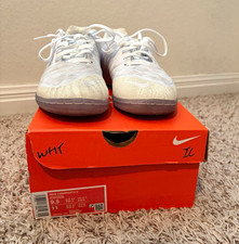 Nike LunarGato II White/Gray Low Top Lace-Up Indoor Soccer Shoes Men’s picture