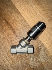 Gemu 550 15D3D37 510G1 Pneumatic Angle Seat Globe Valve, 2-Way Used Working picture
