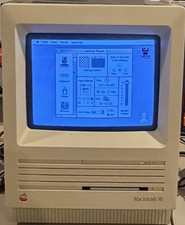 Vintage Apple Macintosh SE M5011 1MB/20MB + ADB Mouse + 800K System 6 Disk picture