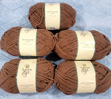 Yarn Bee Cozy Occasion Super Bulky 5.5ozs lot of Five Skeins New Coffee picture