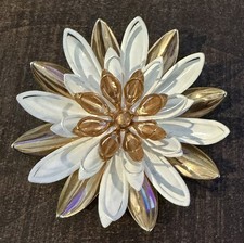 Vintage 1966 Sarah Coventry Water Lily Brooch/Pin w/White Enamel Gold Tone picture