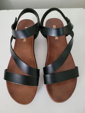 Cushionaire Black Saga Platform Strappy Comfort Sandals Synthetic Leather 7.5 picture