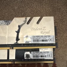 G.SKILL Trident Z Royal DDR4-3200 16GB (2x8GB) DIMM RAM F4-3200C16D-16GTRS picture